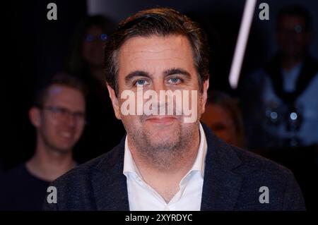 Bastian Pastewka BEI der Aufzeichnung der NDR Talk Show im NDR Fernsehstudio Lokstedt. Hambourg, 30.08.2024 *** Bastian Pastewka lors de l'enregistrement du Talk Show NDR dans le studio de télévision NDR Lokstedt Hamburg, 30 08 2024 Foto:xH.xHartmannx/xFuturexImagex ndr talk3008 4874 Banque D'Images