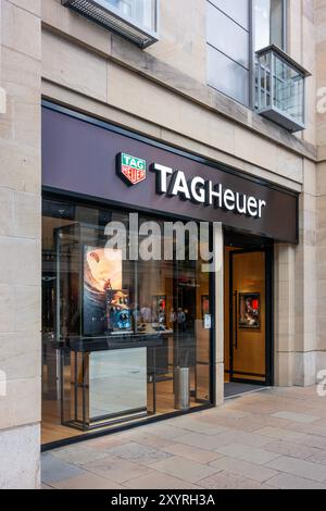 Extérieur de la boutique de montres de luxe TAG Heuer à Multrees Walk, au centre d'Édimbourg, en Écosse Banque D'Images
