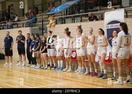 Halle, Deutschland. 30 août 2024. Halle, Deutschland 30. Août 2024 : Testspiel - Damen - 2024/2025 - Halle Lions MBC v. Pharmaserve Marburg Im Bild : Die Mannschaft von Halle vor dem Anpfiff crédit : dpa/Alamy Live News Banque D'Images