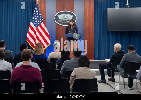 La secrétaire de presse adjointe du Pentagone, Sabrina Singh, donne un point de presse au Pentagone, Washington, D.C. le 29 août 2024. (Photo du DOD par Madelyn Keech, aviateur senior de l'US Air Force) Banque D'Images
