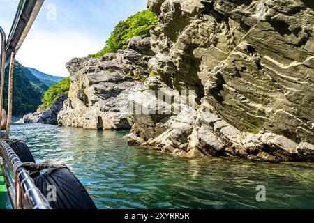 Gorge d'Oboke depuis le bateau touristique, un canyon dans la vallée d'Iya, région de Miyoshi, préfecture de Tokushima, région de Shikoku, Japon Banque D'Images