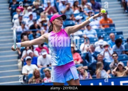 IgA Swiatek (POL) participe à la première ronde de l'US Open Tennis 2024. Banque D'Images