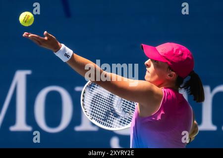 IgA Swiatek (POL) participe à la première ronde de l'US Open Tennis 2024. Banque D'Images