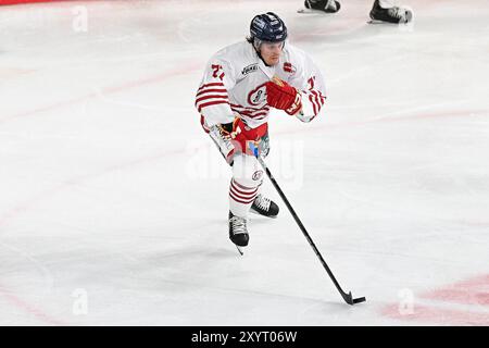 Eishockey DEL 25 : TimoCom NRW-Cup Düsseldorfer EG vs Kölner haie Am 30.8.2024 in der Yayla Arena in Krefeld Düsseldorfs Tyler angle (Nr.77) Foto : osnapix Banque D'Images