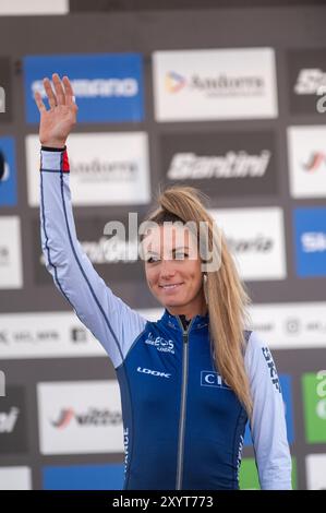 PAL Arinsal, Andorre : août 30 2024 : Pauline Ferrand Prevot, de FRANCE, célèbre sur le podium les Champions du monde de VTT UCI Banque D'Images