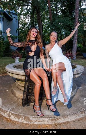 Evénement - le film rencontre les médias Janina Youssefian und Doreen Steinert BEI der le film rencontre les médias - Veranstaltung im Schlosshotel Berlin par Patrick Hellmann AM 30.08.2024 à Berlin. *** Film rencontre les médias Janina Youssefian et Doreen Steinert à l'événement film rencontre les médias au Schlosshotel Berlin par Patrick Hellmann le 30 08 2024 à Berlin Copyright : xEventpressxKochanx Banque D'Images