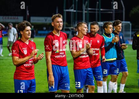 Hvidovre, Danemark. 30 août 2024. Christian Jakobsen (14 ans) et les joueurs de Hvidovre vus après le match NordicBet Liga entre Hvidovre IF et AC Horsens au Pro ventilation Arena de Hvidovre. Crédit : Gonzales photo/Alamy Live News Banque D'Images