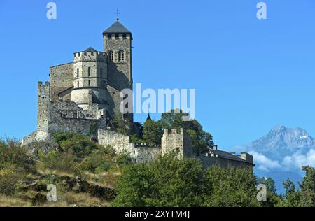 Basilique de Valeria, Basilique de Valère, derrière le sommet du Grand Chavalard, Sion, Sion, Valais, Suisse, Europe Banque D'Images