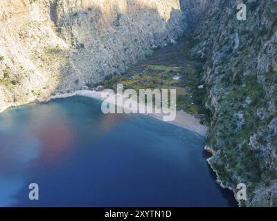 Drone aérien angle vue de la plage de Butterfly Valley à Fethiye, Turquie, Asie Banque D'Images