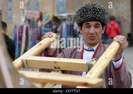 Artiste de rue à Khiva, Ouzbékistan Banque D'Images