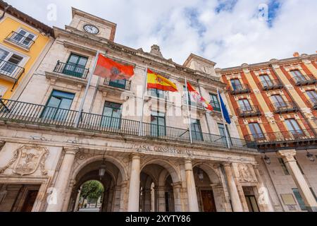 Burgos, Espagne. 14 août 2024. Extérieur de l'hôtel de ville situé sur la Plaza Mayor Banque D'Images