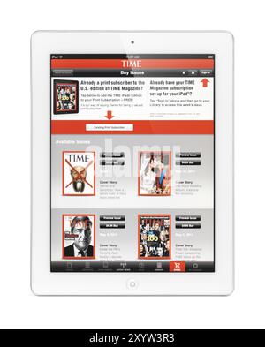 IPad 2 avec numéro électronique de l'application de magasin en ligne Time magazine sur son écran. Isolé avec chemin de détourage sur fond blanc Banque D'Images