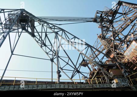 Détail d'une ancienne excavatrice dans la mine de lignite à ciel ouvert Ferropolis désaffectée Banque D'Images