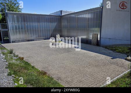 Mu jardin, signifiant jardin vide, également jardin de roche japonais -Kare-san-sui-, est un jardin paysager sec composé principalement de rochers, de pierres et de gravier, Da Banque D'Images