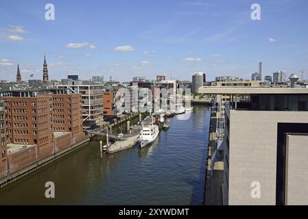 Europe, Allemagne, ville hanséatique de Hambourg, Elbe, Elbe Philharmonic Hall, Plaza, vue sur le port de Sandtor, Hambourg, Hambourg, République fédérale de GE Banque D'Images