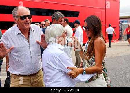 Monza, Italie. 31 août 2024. (De gauche à droite) : Gerhard Berger (AUT) ; Bernie Ecclestone (GBR) ; et Silvia Domenicali (ITA). 31.08.2024. Championnat du monde de formule 1, Rd 16, Grand Prix d'Italie, Monza, Italie, jour de qualification. Le crédit photo devrait se lire : XPB/Alamy Live News. Banque D'Images