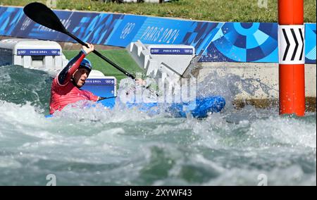 Paris, France. 05 août 2024. Jeux Olympiques de Paris 2024. Kayak Cross. Stade nautique olympique. Paris. Joseph Clarke (GBR) dans la compétition de kayak Cross lors des Jeux Olympiques de Paris 2024 au stade olympique nautique, France. Crédit : Sport in Pictures/Alamy Live News Banque D'Images