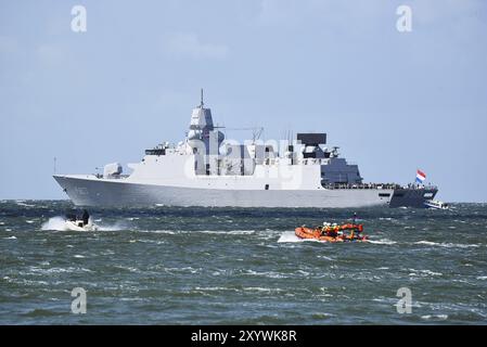 Den Helder, pays-Bas. 30 juin 2023. Un navire de guerre de la marine néerlandaise pendant les jours navals Banque D'Images