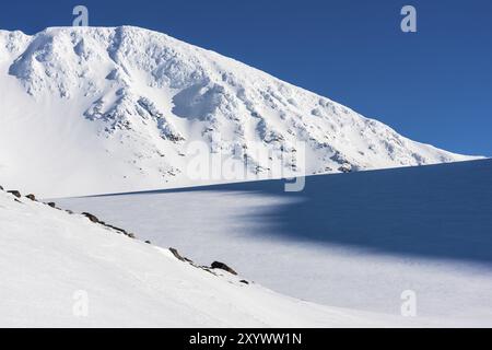 Glacier dans le massif de l'Acre, parc national Stora Sjoefallet, site du patrimoine mondial de Laponie, Norrbotten, Laponie, Suède, avril 2016, Europe Banque D'Images