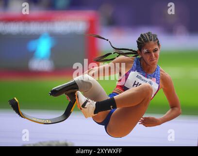 Août 31 2024 : B Hatz des États-Unis d'Amérique en action dans le sLong Jump féminin - finale T64 lors des Jeux paralympiques de Paris 2024 au stade de France, Paris, France. Ulrik Pedersen/CSM. Banque D'Images