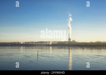 Vue sur le Warnow à Rostock Banque D'Images