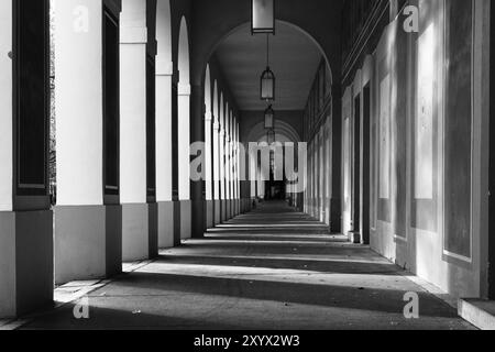 Portique classique en noir et blanc Banque D'Images