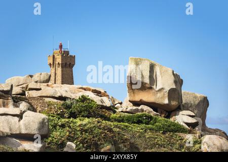 Phare en Bretagne près de Ploumanac?h Banque D'Images