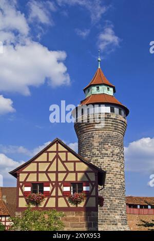 Tour Sinwell au château impérial de Nuremberg Banque D'Images