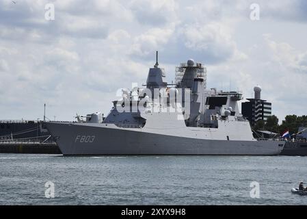 Den Helder, pays-Bas. 30 juin 2023. Deux frégates de la marine néerlandaise pendant les jours navals Banque D'Images