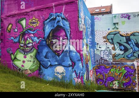 REYKJAVIK, ISLANDE, JUILLET 06 : peinture murale colorée peinte sur le mur extérieur d'un bâtiment à Reykjavik, Islande, dans une expression du Street art Banque D'Images