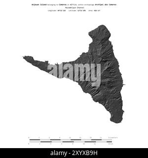 Île d'Anjouan dans le canal du Mozambique, appartenant aux Comores, isolée sur une carte d'altitude à deux niveaux, avec échelle de distance Banque D'Images
