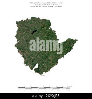 Anglesey Island en mer d'Irlande et le canal George's Channel, appartenant au Royaume-Uni, isolés sur une image satellite prise le 21 juillet 2021, avec dis Banque D'Images