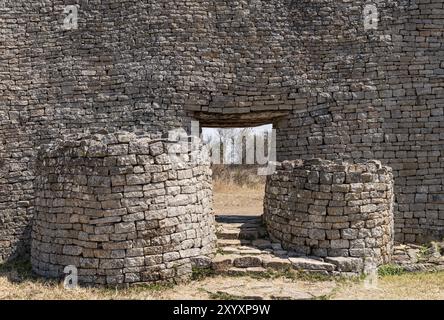 Ruines antiques du Grand Zimbabwe pendant une belle journée d'hiver Banque D'Images