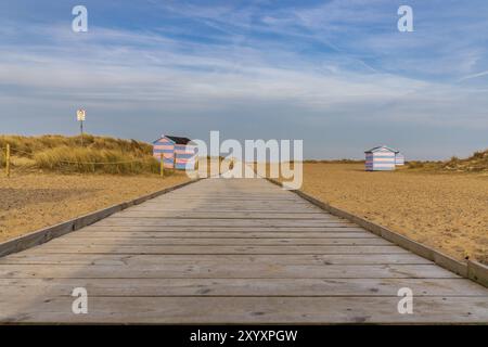 Great Yarmouth, Norfolk, Angleterre, Royaume-Uni, avril 06, 2018 : cabanes de plage sur la plage de Great Yarmouth Banque D'Images