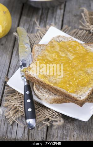 Confiture de citron fraîches faites maison (gros plan) Banque D'Images