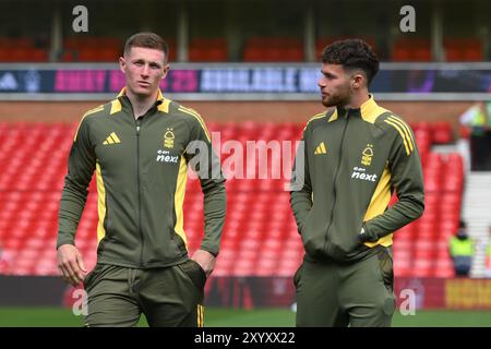 Elliott Anderson de Nottingham Forest et Neco Williams de Nottingham Forest lors du match de premier League entre Nottingham Forest et Wolverhampton Wanderers au City Ground, Nottingham le samedi 31 août 2024. (Photo : Jon Hobley | mi News) crédit : MI News & Sport /Alamy Live News Banque D'Images