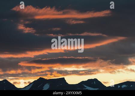 Le massif de l'Acre au crépuscule, parc national Stora Sjoefallet, site du patrimoine mondial de Laponie, Norrbotten, Laponie, Suède, juillet 2013, Europe Banque D'Images