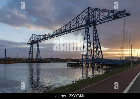 Transporter Bridge, traversant la rivière Tees et connexion de Middlesbrough et de Port Clarence, England, UK Banque D'Images