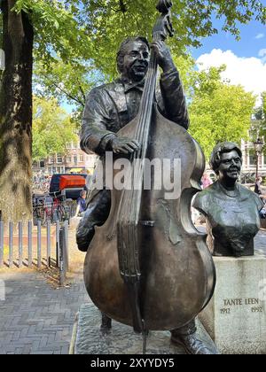 Amsterdam, pays-Bas. 11 août 2023.statues de célèbres chanteurs d'Amsterdam Banque D'Images