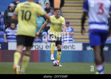 Reading, Angleterre. 31 août 2024. Alex Mitchell pendant le match Sky Bet EFL League One entre Reading FC et Charlton Athletic au Select car Leasing Stadium, Reading. Kyle Andrews/Alamy Live News Banque D'Images