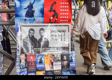 Londres, Angleterre, Royaume-Uni. 31 août 2024. Un point de vente de billets à Piccadilly Circus annonce la tournée de réunion Oasis comme billets pour les concerts sont en vente. Le groupe de rock de Manchester, dirigé par Noel et Liam Gallagher, est de retour après 15 ans. (Crédit image : © Vuk Valcic/ZUMA Press Wire) USAGE ÉDITORIAL SEULEMENT! Non destiné à UN USAGE commercial ! Crédit : ZUMA Press, Inc/Alamy Live News Banque D'Images