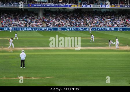 Pendant Angleterre v Sri Lanka 2ème Rothesay test match jour 3 à Lords, Londres, Royaume-Uni, 31 août 2024 (photo par Izzy Poles/News images) Banque D'Images