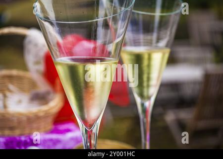 Deux grandes flûtes à champagne Banque D'Images