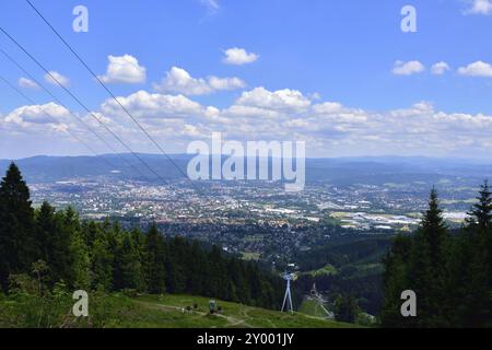 Vue de Jested (Jeschken) près de Liberec. Jested est le plus haut sommet montagneux de République tchèque Banque D'Images