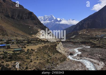 Bhote Kosi, rivière dans la vallée de la Tamise, parc national de l'Everest, Népal, Asie Banque D'Images