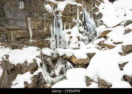 Kuhflucht chute près de Farchant, Garmisch Partenkirchen, en hiver Banque D'Images