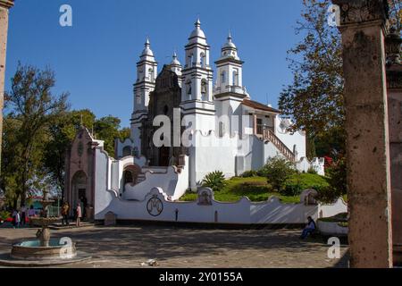 Le Sanctuaire de Nuestra Señora del Carmen à Puebla. Une église blanche au Mexique. Banque D'Images