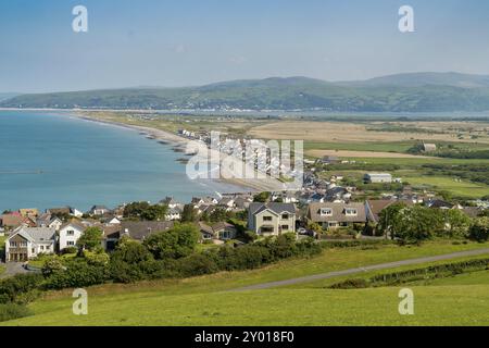 Près de Aberystwyth, Ceredigion, pays de Galles, Royaume-Uni, mai 25, 2017 vue sur la côte galloise en direction de Borth Banque D'Images