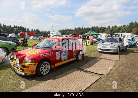 Kilmarnock, Écosse, Royaume-Uni. 31 août 2024. Kilmarnock, Royaume-Uni. Soixante-six voitures de rallye avec des équipes internationales et locales, réparties en 3 groupes ont participé au festival Lombard Rally, à travers le domaine boisé du château de Craufurdland, près de Kilmarnock, Ayrshire, Écosse, le rallye est un événement de deux jours. Crédit : Findlay/ Alamy Live News Banque D'Images