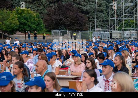 Chisinau, Republik Moldau 31. Août 2024 : Unsere Sprache - Tag der Rumänischen Sprache - 2024 Im Bild : grosses National diktat der Republik Moldau, Piata Marii Adunari nationale Chisinau *** Chisinau, République de Moldova 31 août 2024 notre langue Journée de la langue roumaine 2024 dans l'image Grand dictate National de la République de Moldova, Piata Marii Adunari National Chisinau Copyright : xFotostandx/xNiewelerx Banque D'Images